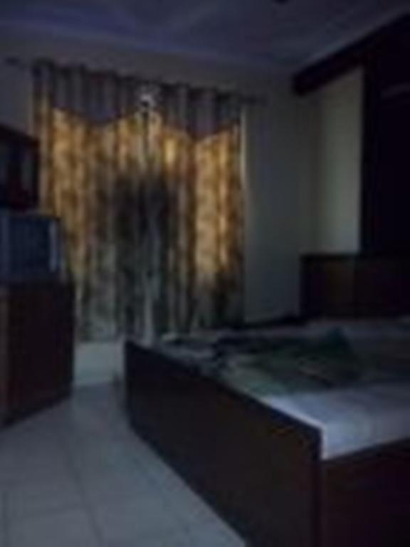 Hotel Hans International Nova Deli Quarto foto