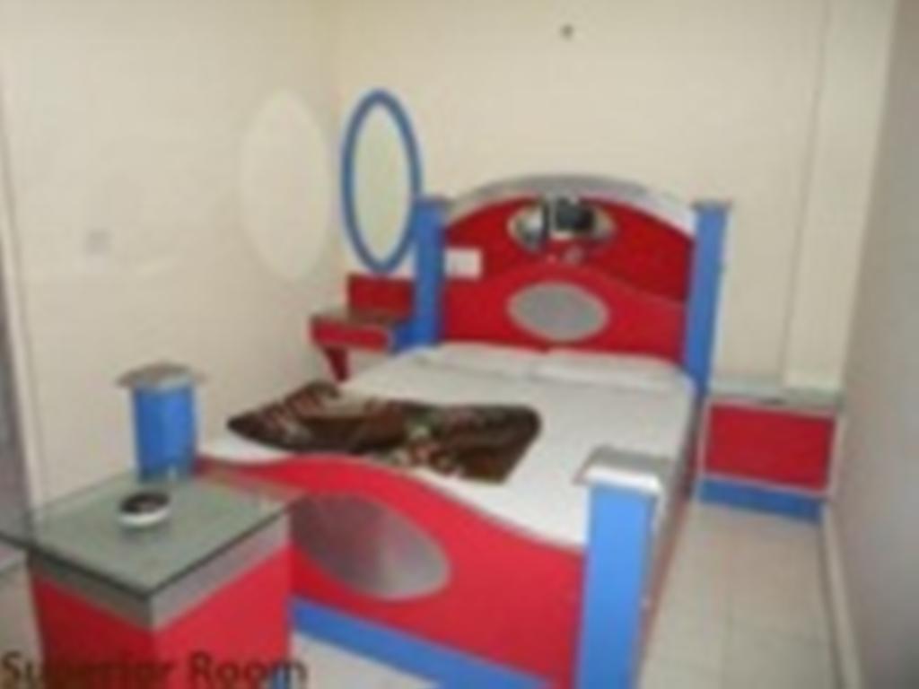 Hotel Hans International Nova Deli Quarto foto